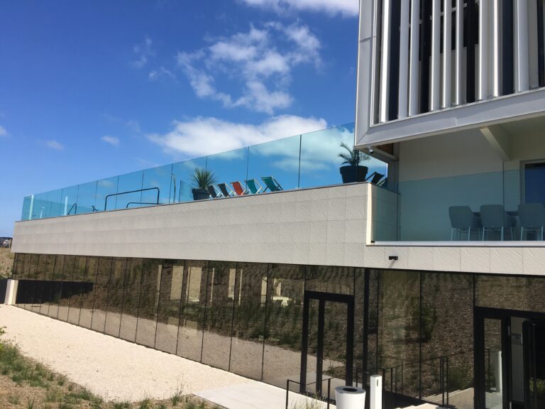 17 Chatelaillon Mercure Ibis ARD GRA ART GRA Courbes Ter Hotel 15 scaled