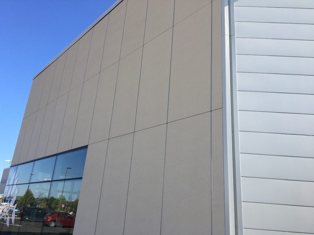 37 Saint Cyr Retail Park ACA TAIG Plateau Vertical 24 scaled