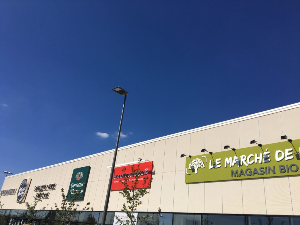 37 Saint Cyr Retail Park ACA TAIG Plateau Vertical 33 scaled