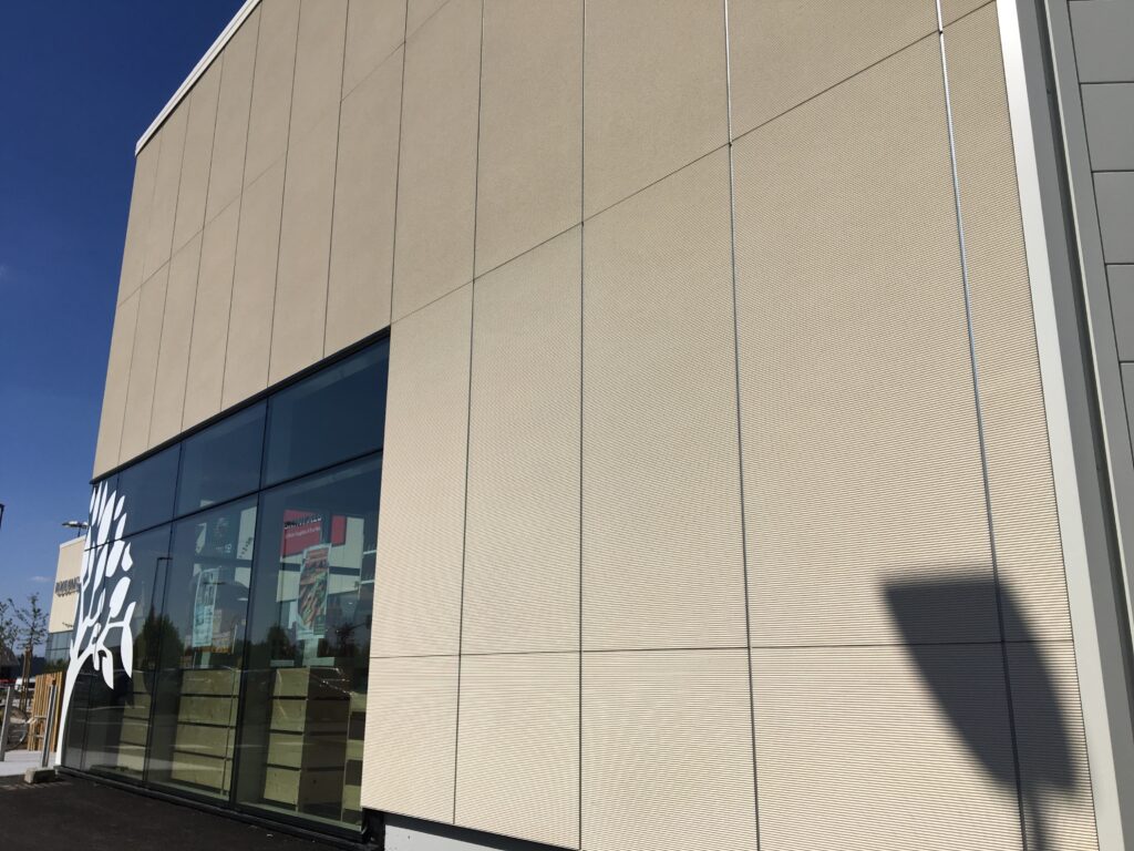 37 Saint Cyr Retail Park ACA TAIG Plateau Vertical 5 scaled