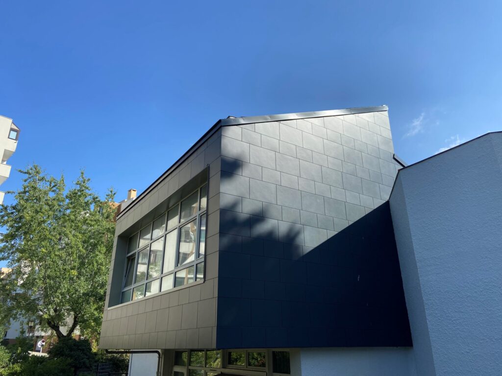 44 Nantes Ecole Louise Michel Nantes Alpha Lisse Noir Mix Format Angles AC EDU06 scaled 1