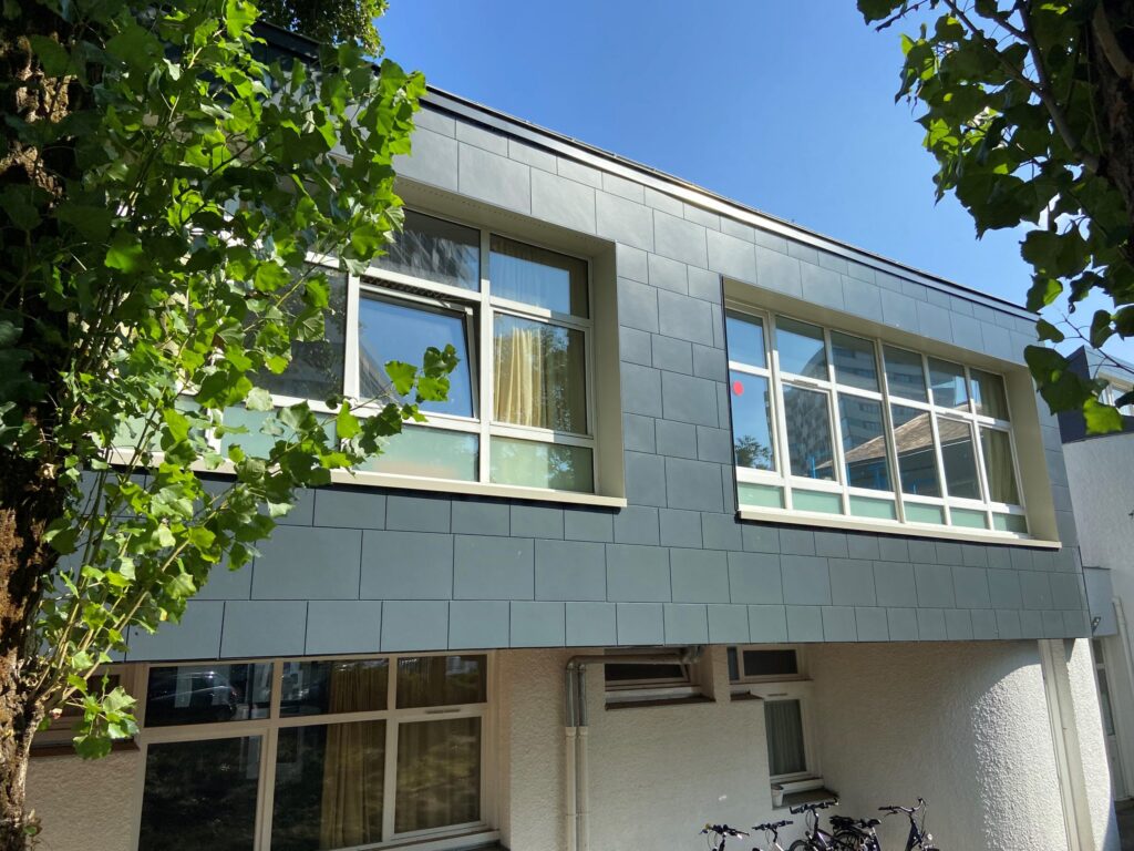 44 Nantes Ecole Louise Michel Nantes Alpha Lisse Noir Mix Format Angles AC EDU07 scaled 1