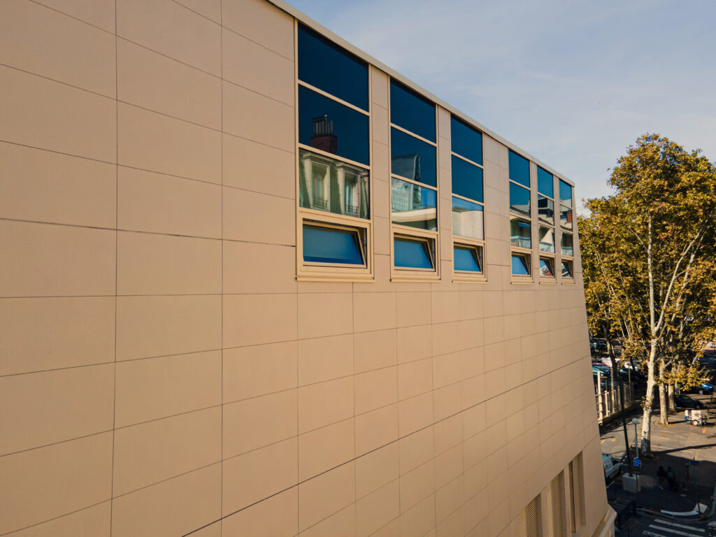 69 Lyon Groupe scolaire Leon Jouhaux ARD LV LM Surtoiture 38 1