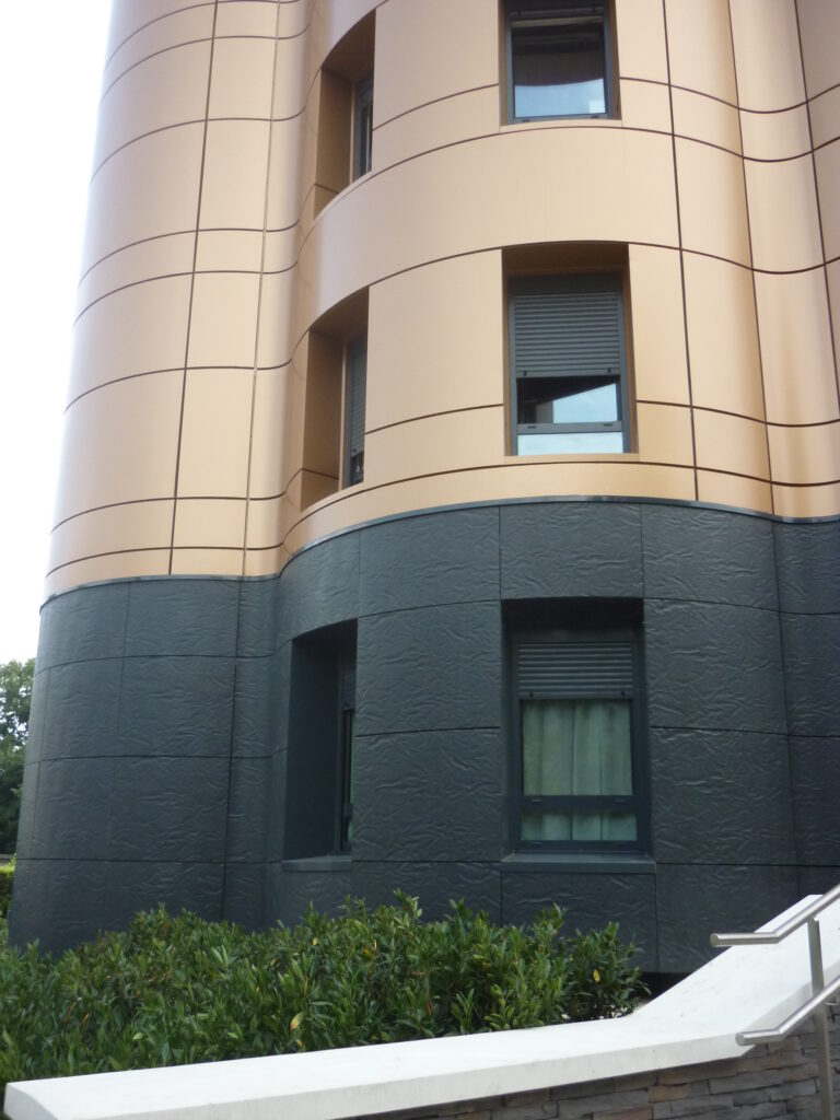 75 PARIS TOURS DES JEUNES MARIES ART RHO 1 scaled