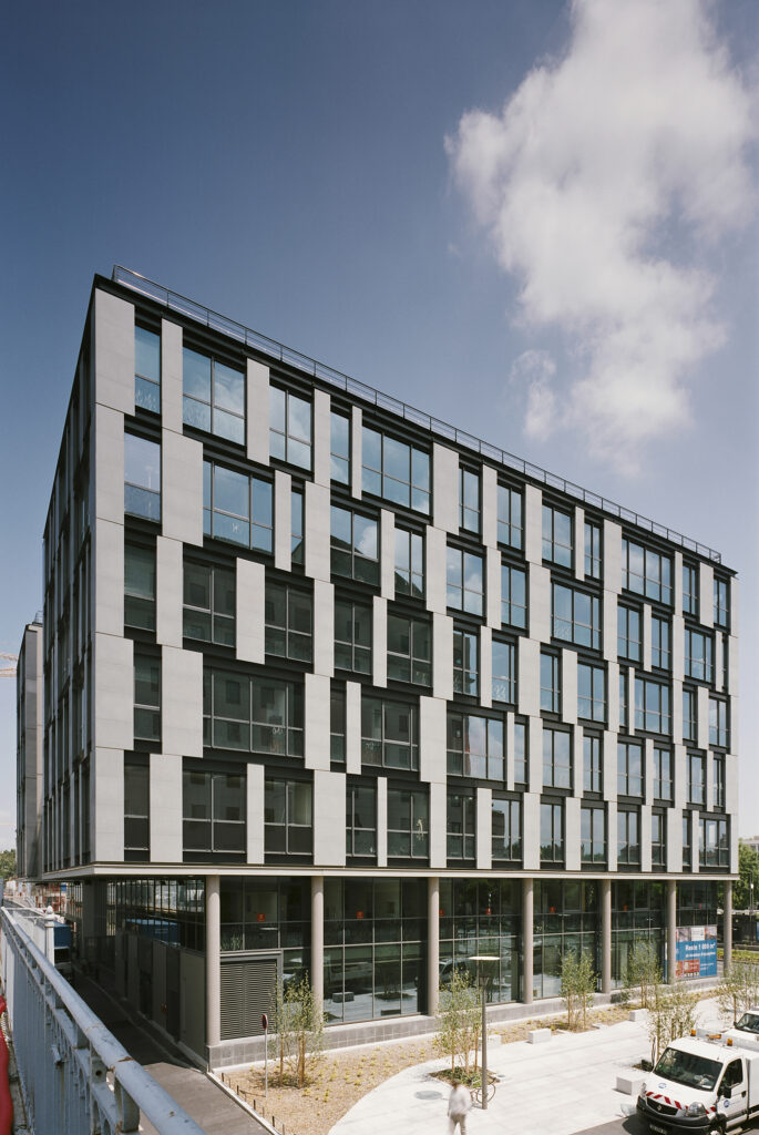 NON RES BUREAUX 6EME SENS LYON 7 ACANTHA GRAN scaled