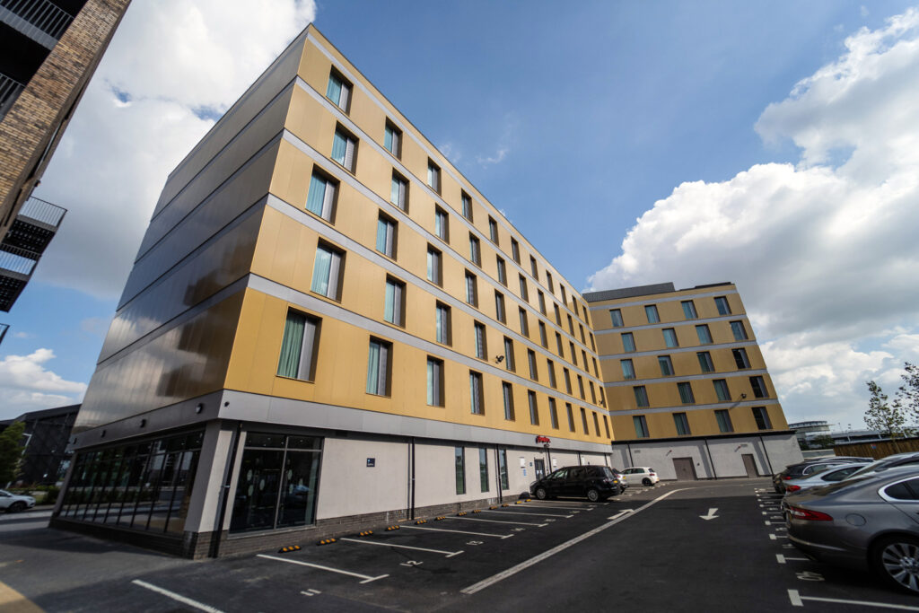 UK Ashford Victoria Point New Hotel ACA ART LV LB Vertical 02