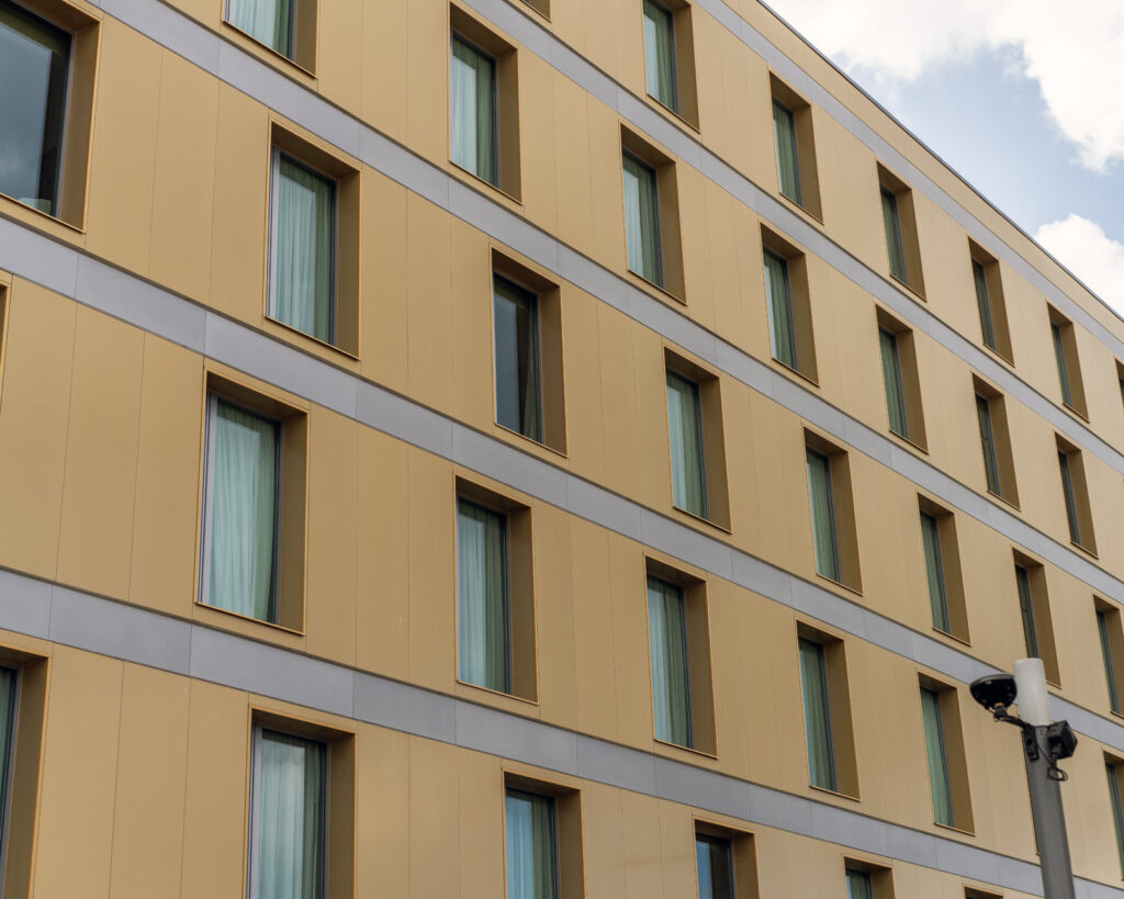 UK Ashford Victoria Point New Hotel ACA ART LV LB Vertical 53