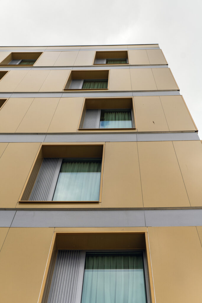 UK Ashford Victoria Point New Hotel ACA ART LV LB Vertical 65