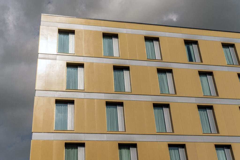 UK Ashford Victoria Point New Hotel ACA ART LV LB Vertical 73